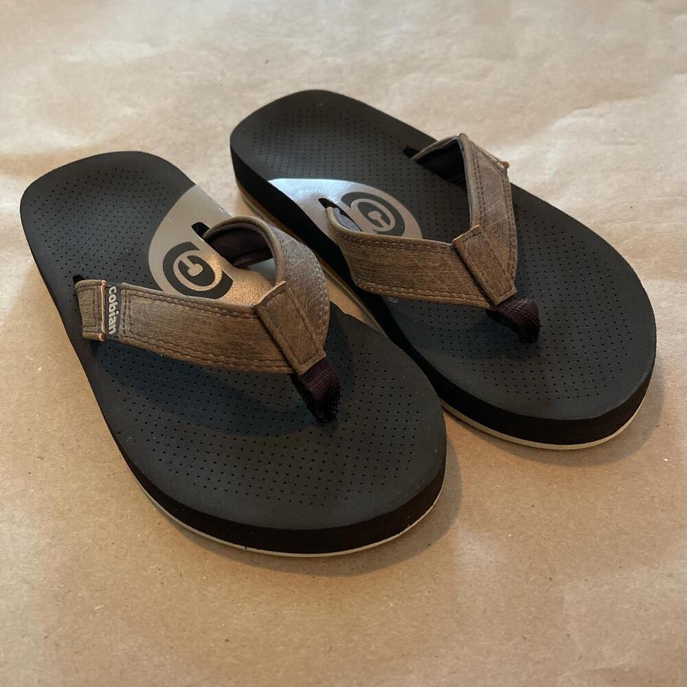 Cobian ARV2 Brown Flip Flops Youth Size S, 4/5